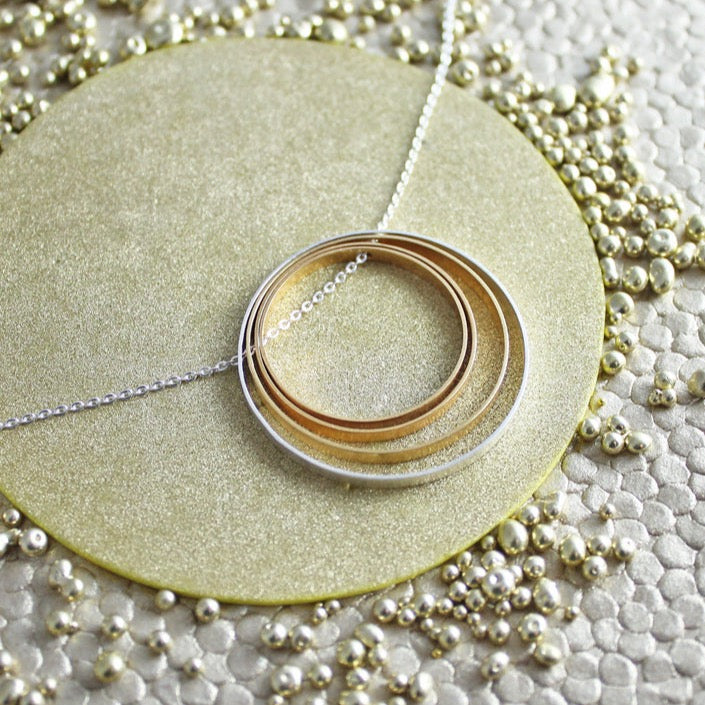 Ara Pendant